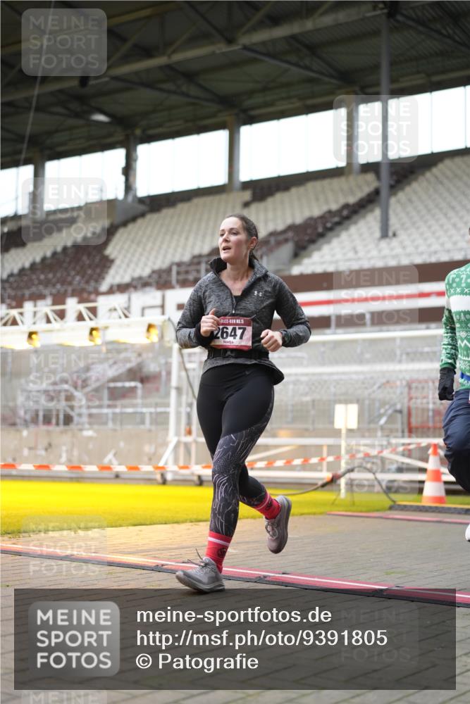 07.12.2025 - St. Pauli X-Mass-Run No. 15 Patografie http://msf.ph/oto/9391805 07.12.2025 10:43:29 Ziel 74, 84, 559, 706, 2459, 2487, 2647, 3022, 3038, 3226, 3237, 4104 meine-sportfotos.de