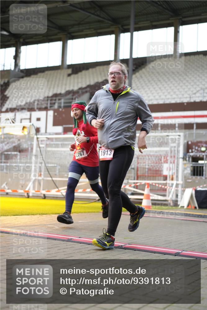 07.12.2025 - St. Pauli X-Mass-Run No. 15 Patografie http://msf.ph/oto/9391813 07.12.2025 10:43:37 Ziel 74, 84, 559, 706, 1913, 2459, 2487, 2647, 2767, 3100, 3226, 3237, 4095, 4096, 4104 meine-sportfotos.de