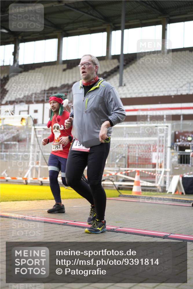 07.12.2025 - St. Pauli X-Mass-Run No. 15 Patografie http://msf.ph/oto/9391814 07.12.2025 10:43:37 Ziel 74, 84, 559, 706, 1913, 2459, 2487, 2647, 2767, 3100, 3226, 3237, 4095, 4096, 4104 meine-sportfotos.de