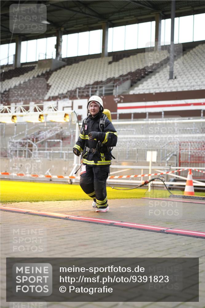 07.12.2025 - St. Pauli X-Mass-Run No. 15 Patografie http://msf.ph/oto/9391823 07.12.2025 10:43:56 Ziel 32, 179, 1651, 2499, 2950, 2955, 4254, 4255 meine-sportfotos.de