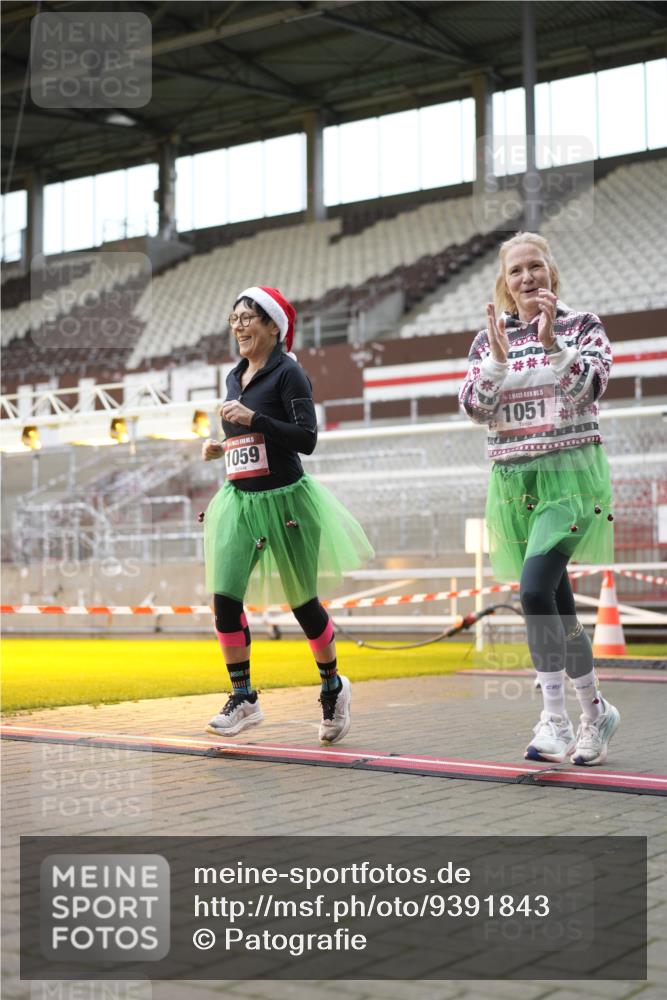 07.12.2025 - St. Pauli X-Mass-Run No. 15 Patografie http://msf.ph/oto/9391843 07.12.2025 10:44:19 Ziel 220, 571, 1051, 1059, 1060, 1089, 1421, 1947, 1948, 2357, 2359 meine-sportfotos.de