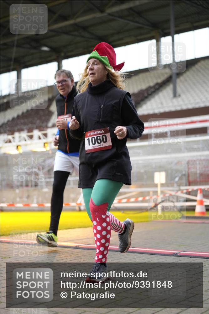 07.12.2025 - St. Pauli X-Mass-Run No. 15 Patografie http://msf.ph/oto/9391848 07.12.2025 10:44:21 Ziel 220, 571, 1051, 1059, 1060, 1089, 1421, 1947, 1948, 2357, 2359 meine-sportfotos.de