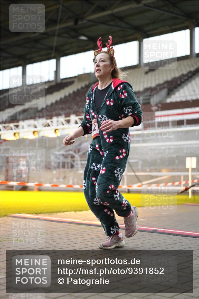 07.12.2025 - St. Pauli X-Mass-Run No. 15 Patografie http://msf.ph/oto/9391852 07.12.2025 10:44:32 Ziel 220, 571, 1051, 1059, 1060, 1421, 2321, 2325, 2357, 2359, 3132 meine-sportfotos.de