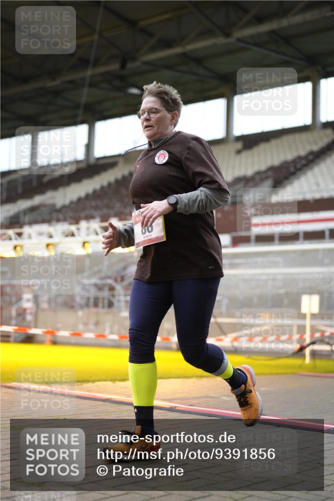 07.12.2025 - St. Pauli X-Mass-Run No. 15 Patografie http://msf.ph/oto/9391856 07.12.2025 10:44:47 Ziel 86, 2058, 3132, 4876 meine-sportfotos.de