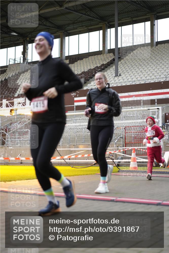 07.12.2025 - St. Pauli X-Mass-Run No. 15 Patografie http://msf.ph/oto/9391867 07.12.2025 10:45:01 Ziel 86, 631, 636, 791, 793, 1415, 1419, 1546, 2158, 2524, 2525, 4876 meine-sportfotos.de