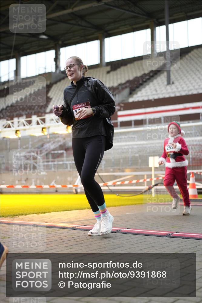 07.12.2025 - St. Pauli X-Mass-Run No. 15 Patografie http://msf.ph/oto/9391868 07.12.2025 10:45:02 Ziel 631, 636, 791, 793, 1415, 1419, 1546, 2158, 2524, 2525, 4876 meine-sportfotos.de