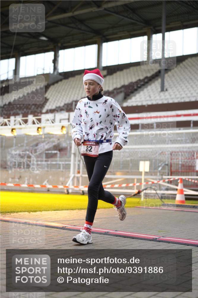 07.12.2025 - St. Pauli X-Mass-Run No. 15 Patografie http://msf.ph/oto/9391886 07.12.2025 10:45:13 Ziel 82, 401, 430, 467, 631, 636, 793, 1096, 1245, 1415, 1419, 1546, 2086, 2158, 2220, 2355, 2356, 2524, 2525, 2926, 2934, 3350 meine-sportfotos.de