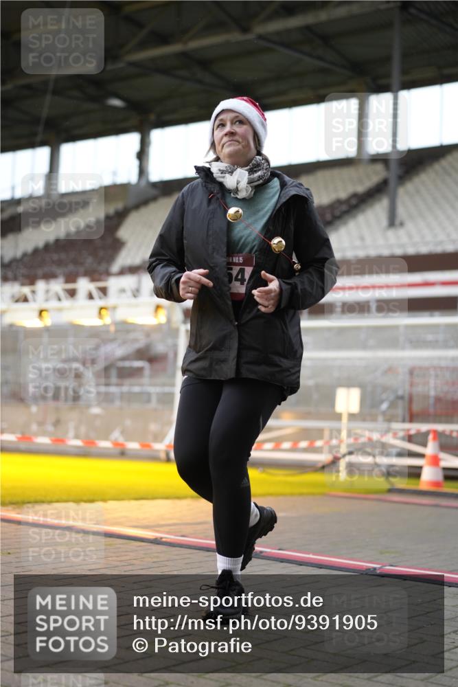 07.12.2025 - St. Pauli X-Mass-Run No. 15 Patografie http://msf.ph/oto/9391905 07.12.2025 10:45:34 Ziel 1823, 2218, 2324, 2326, 2535, 3835, 3838, 4762, 4854, 4860 meine-sportfotos.de