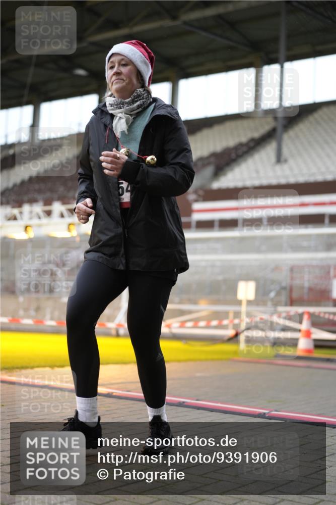 07.12.2025 - St. Pauli X-Mass-Run No. 15 Patografie http://msf.ph/oto/9391906 07.12.2025 10:45:34 Ziel 1823, 2218, 2324, 2326, 2535, 3835, 3838, 4762, 4854, 4860 meine-sportfotos.de