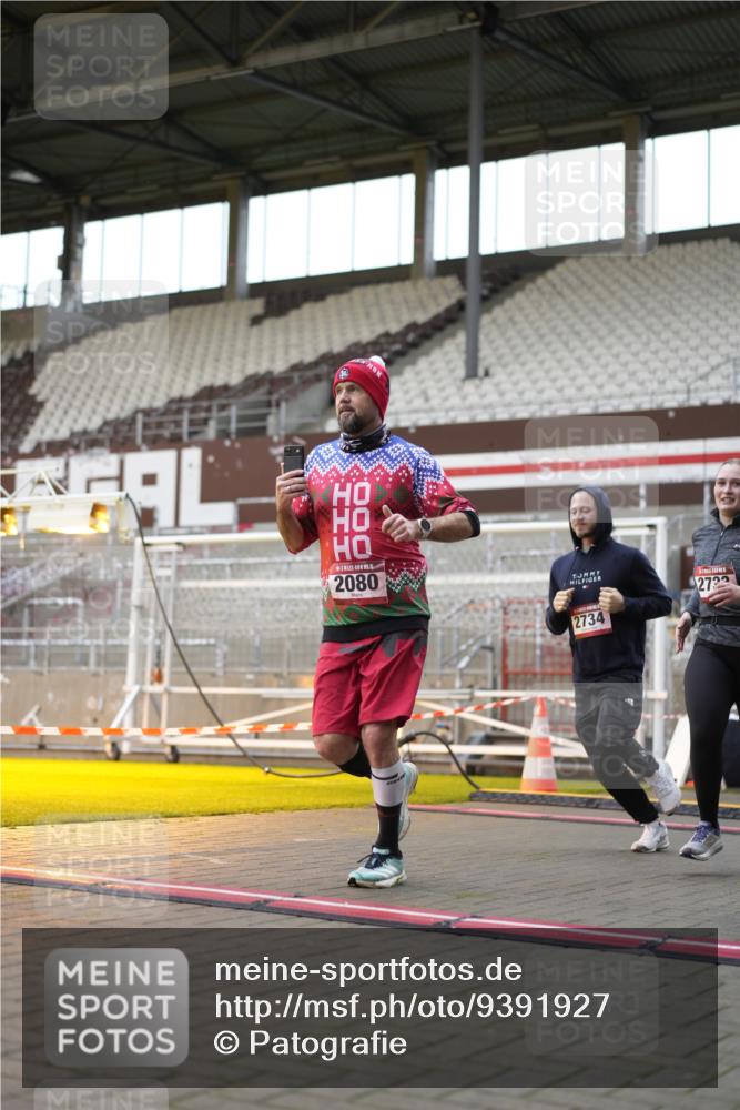 07.12.2025 - St. Pauli X-Mass-Run No. 15 Patografie http://msf.ph/oto/9391927 07.12.2025 10:45:51 Ziel 908, 1041, 1094, 1715, 2076, 2079, 2080, 2089, 2218, 2324, 2326, 2423, 2733, 2734, 3835, 3838, 4616, 4619, 4620, 4762 meine-sportfotos.de