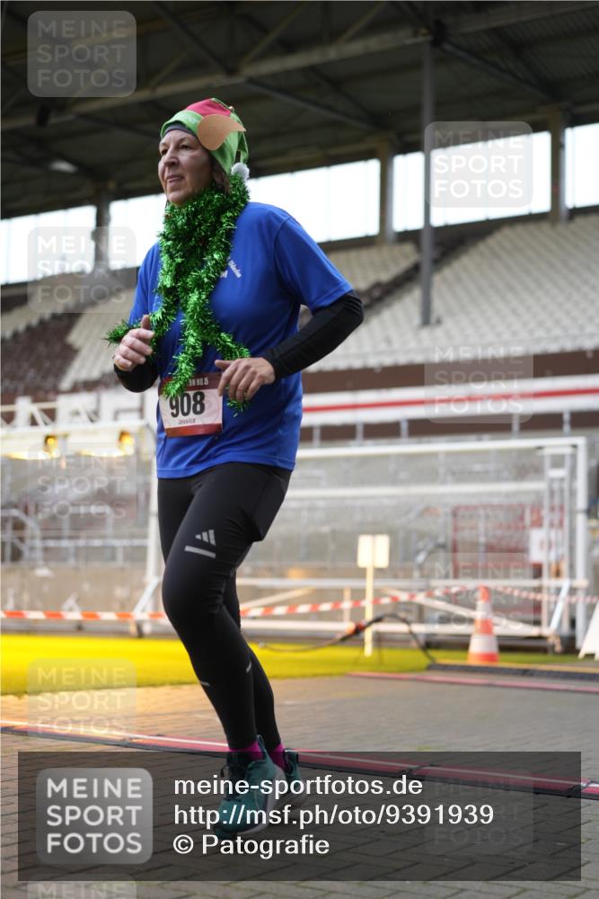 07.12.2025 - St. Pauli X-Mass-Run No. 15 Patografie http://msf.ph/oto/9391939 07.12.2025 10:45:57 Ziel 178, 183, 908, 1041, 1094, 1715, 1955, 2076, 2079, 2080, 2089, 2334, 2423, 2733, 2734, 4616, 4619, 4620 meine-sportfotos.de