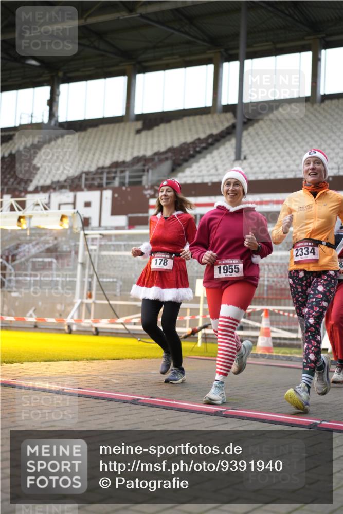 07.12.2025 - St. Pauli X-Mass-Run No. 15 Patografie http://msf.ph/oto/9391940 07.12.2025 10:46:02 Ziel 38, 41, 162, 178, 183, 908, 1041, 1094, 1715, 1955, 2080, 2216, 2334, 2423, 2574, 2733, 2734, 4616, 4619, 4620 meine-sportfotos.de