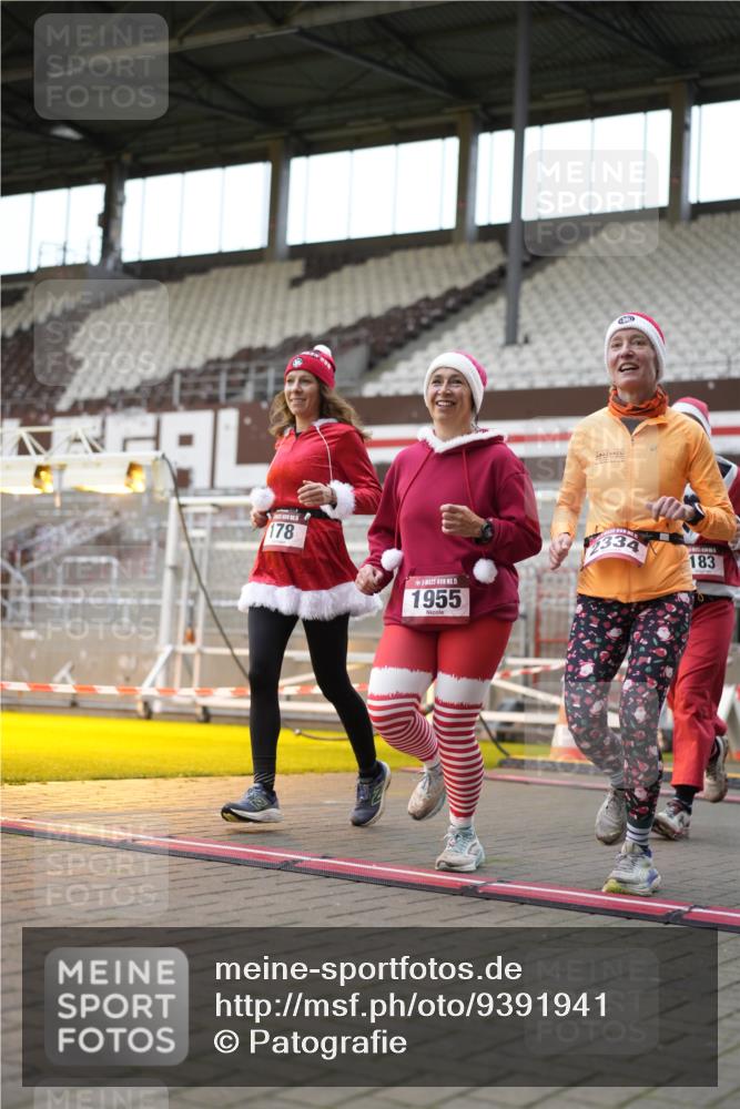07.12.2025 - St. Pauli X-Mass-Run No. 15 Patografie http://msf.ph/oto/9391941 07.12.2025 10:46:02 Ziel 38, 41, 162, 178, 183, 908, 1041, 1094, 1715, 1955, 2080, 2216, 2334, 2423, 2574, 2733, 2734, 4616, 4619, 4620 meine-sportfotos.de