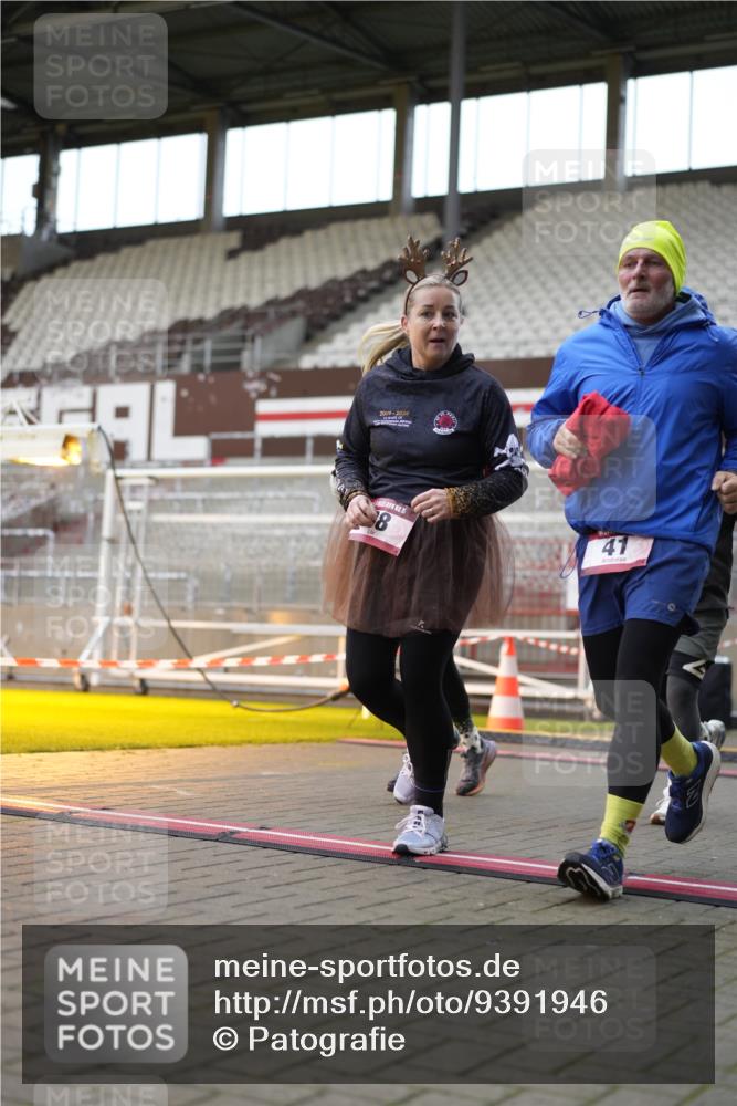 07.12.2025 - St. Pauli X-Mass-Run No. 15 Patografie http://msf.ph/oto/9391946 07.12.2025 10:46:06 Ziel 38, 41, 162, 168, 178, 183, 908, 1094, 1955, 2082, 2216, 2334, 2423, 2574, 2733, 2734 meine-sportfotos.de