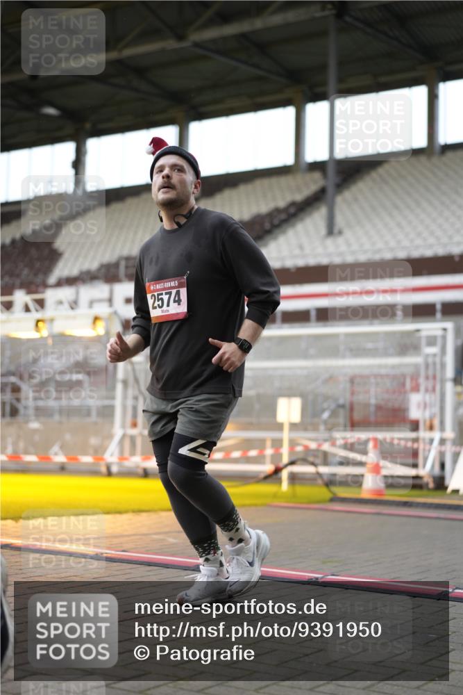07.12.2025 - St. Pauli X-Mass-Run No. 15 Patografie http://msf.ph/oto/9391950 07.12.2025 10:46:07 Ziel 38, 41, 153, 162, 168, 178, 183, 908, 1094, 1955, 2082, 2216, 2334, 2423, 2574 meine-sportfotos.de