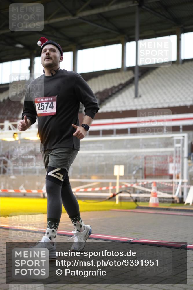 07.12.2025 - St. Pauli X-Mass-Run No. 15 Patografie http://msf.ph/oto/9391951 07.12.2025 10:46:07 Ziel 38, 41, 153, 162, 168, 178, 183, 908, 1094, 1955, 2082, 2216, 2334, 2423, 2574 meine-sportfotos.de