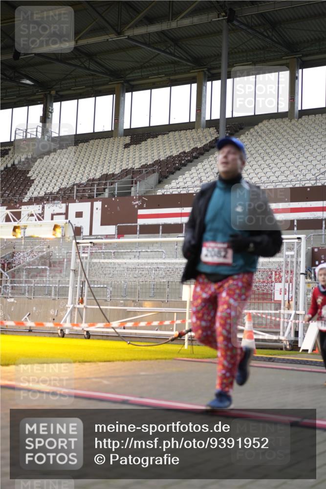 07.12.2025 - St. Pauli X-Mass-Run No. 15 Patografie http://msf.ph/oto/9391952 07.12.2025 10:46:09 Ziel 38, 41, 153, 162, 168, 178, 183, 908, 914, 917, 1094, 1955, 2082, 2216, 2334, 2574, 4589 meine-sportfotos.de