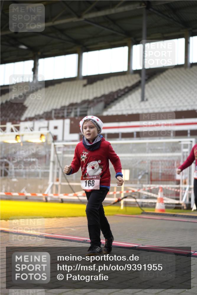 07.12.2025 - St. Pauli X-Mass-Run No. 15 Patografie http://msf.ph/oto/9391955 07.12.2025 10:46:11 Ziel 38, 41, 153, 162, 168, 178, 183, 908, 914, 917, 1094, 1955, 2082, 2216, 2303, 2306, 2334, 2574, 4589 meine-sportfotos.de