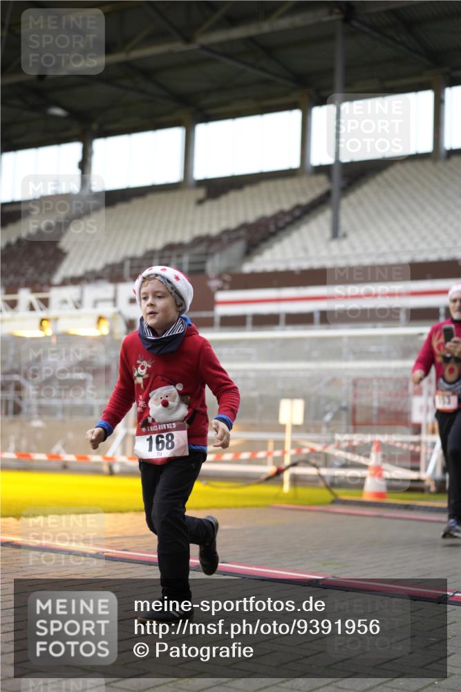 07.12.2025 - St. Pauli X-Mass-Run No. 15 Patografie http://msf.ph/oto/9391956 07.12.2025 10:46:11 Ziel 38, 41, 153, 162, 168, 178, 183, 908, 914, 917, 1094, 1955, 2082, 2216, 2303, 2306, 2334, 2574, 4589 meine-sportfotos.de