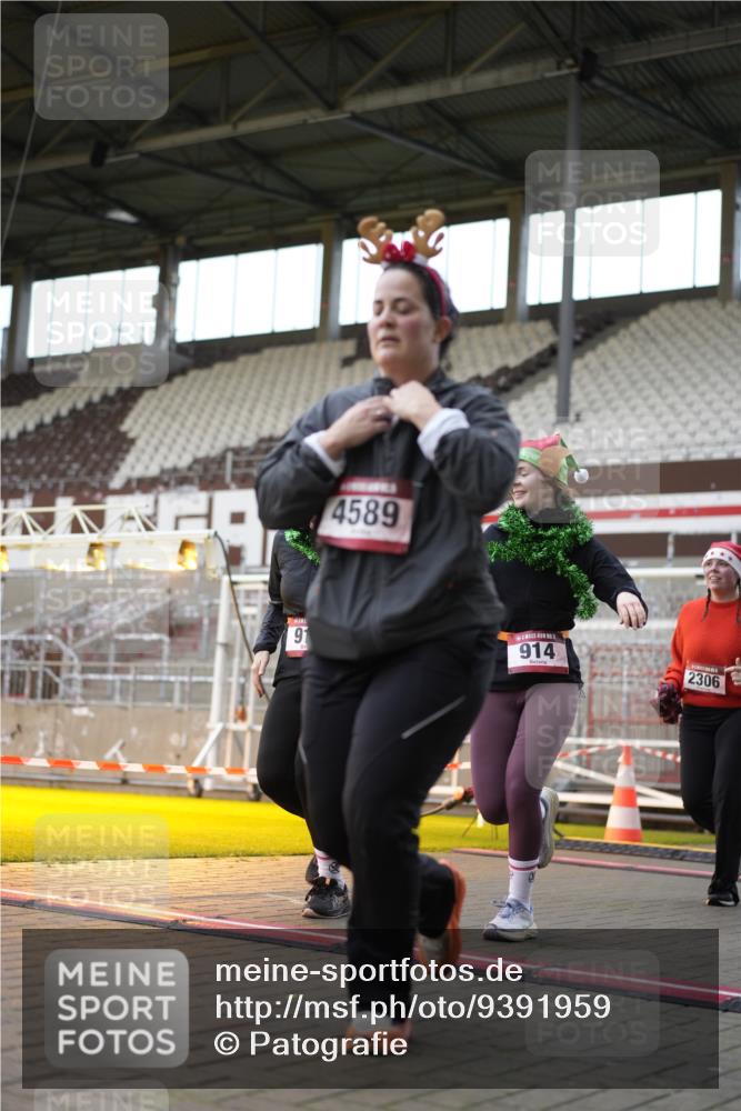 07.12.2025 - St. Pauli X-Mass-Run No. 15 Patografie http://msf.ph/oto/9391959 07.12.2025 10:46:14 Ziel 38, 41, 153, 162, 168, 178, 183, 641, 914, 917, 1040, 1043, 1955, 2082, 2092, 2216, 2303, 2306, 2334, 2574, 2960, 4589 meine-sportfotos.de