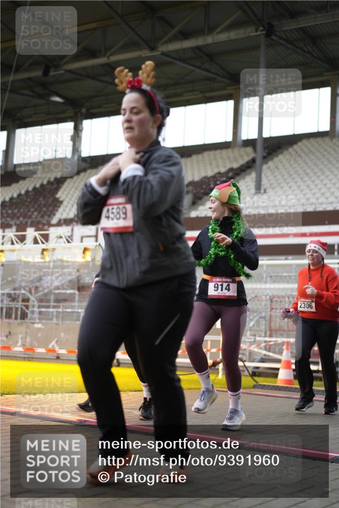 07.12.2025 - St. Pauli X-Mass-Run No. 15 Patografie http://msf.ph/oto/9391960 07.12.2025 10:46:14 Ziel 38, 41, 153, 162, 168, 178, 183, 641, 914, 917, 1040, 1043, 1955, 2082, 2092, 2216, 2303, 2306, 2334, 2574, 2960, 4589 meine-sportfotos.de