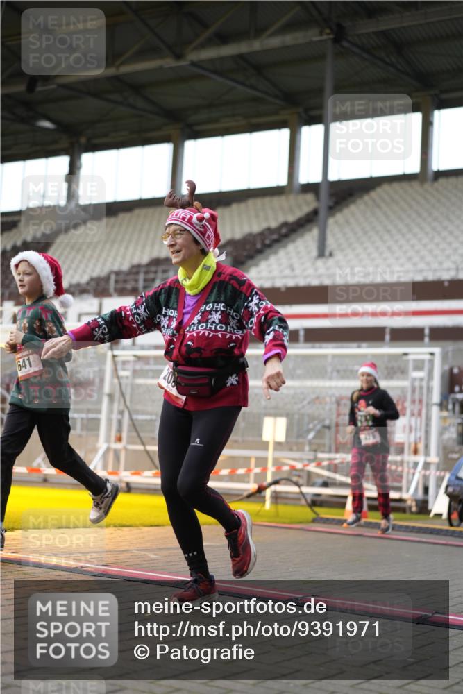 07.12.2025 - St. Pauli X-Mass-Run No. 15 Patografie http://msf.ph/oto/9391971 07.12.2025 10:46:19 Ziel 38, 41, 153, 168, 479, 485, 639, 641, 914, 917, 1040, 1043, 2082, 2092, 2216, 2303, 2306, 2574, 2960, 4589 meine-sportfotos.de