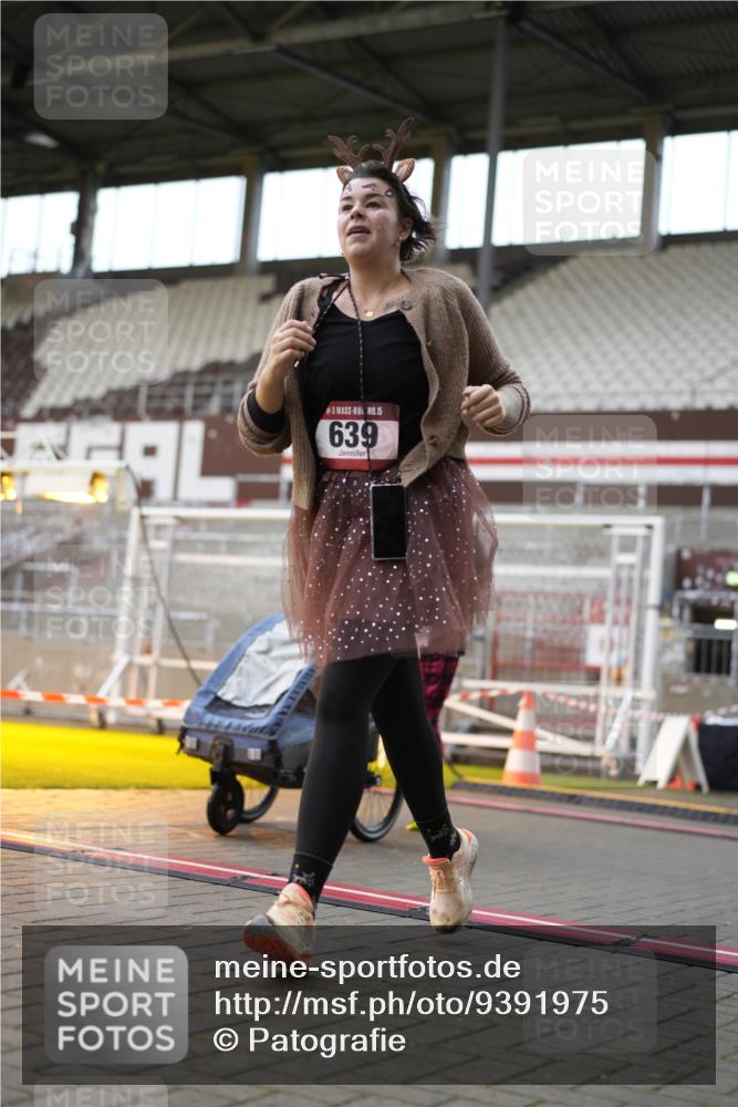 07.12.2025 - St. Pauli X-Mass-Run No. 15 Patografie http://msf.ph/oto/9391975 07.12.2025 10:46:22 Ziel 153, 168, 221, 479, 485, 639, 641, 914, 917, 921, 1040, 1043, 1242, 2082, 2092, 2303, 2306, 2960, 2965, 2998, 3001, 4589 meine-sportfotos.de