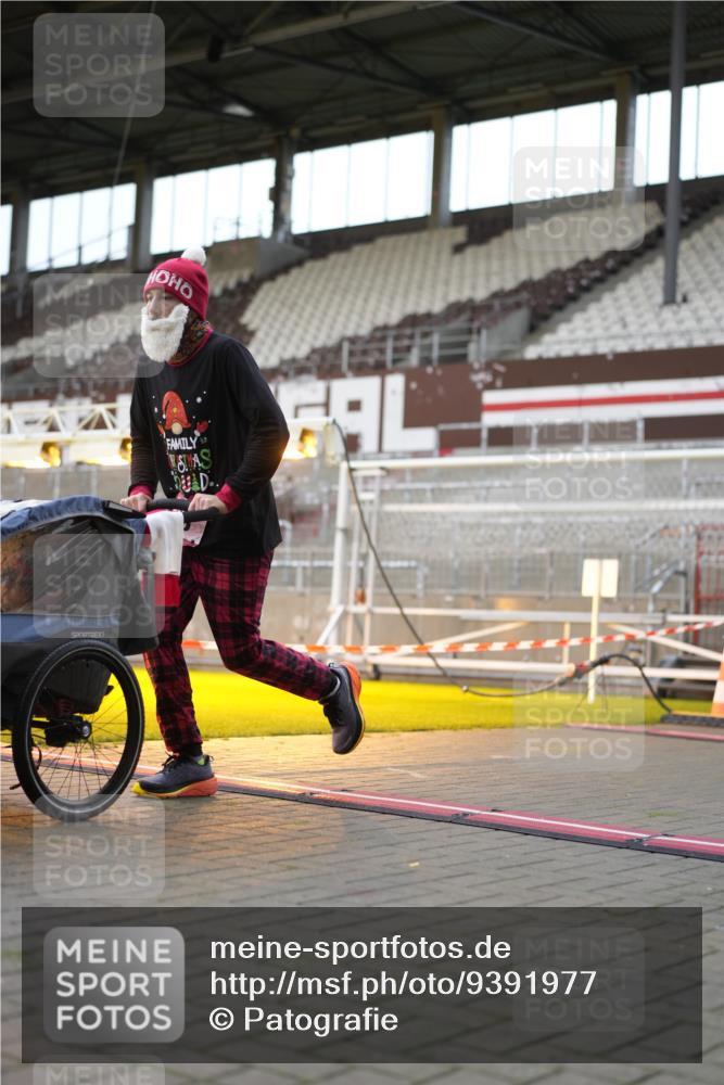07.12.2025 - St. Pauli X-Mass-Run No. 15 Patografie http://msf.ph/oto/9391977 07.12.2025 10:46:23 Ziel 153, 168, 221, 479, 485, 639, 641, 914, 917, 921, 1040, 1043, 1242, 2082, 2092, 2303, 2306, 2960, 2965, 2998, 3001, 4589 meine-sportfotos.de