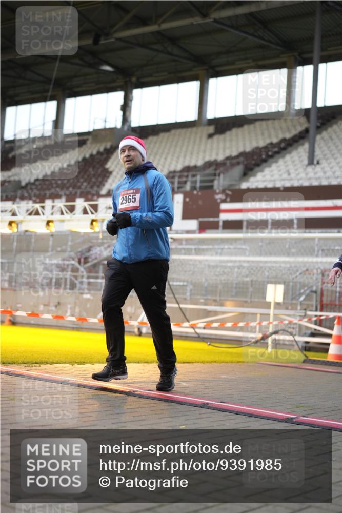 07.12.2025 - St. Pauli X-Mass-Run No. 15 Patografie http://msf.ph/oto/9391985 07.12.2025 10:46:28 Ziel 221, 479, 485, 639, 641, 914, 917, 921, 1040, 1043, 1242, 2092, 2303, 2306, 2536, 2960, 2965, 2998, 3001, 4589 meine-sportfotos.de