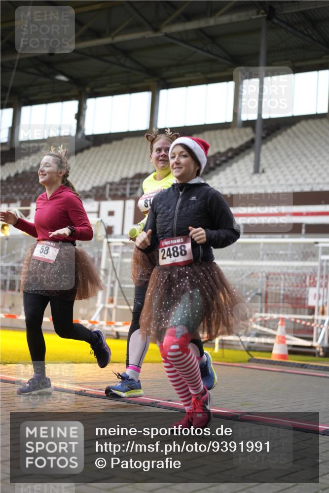 07.12.2025 - St. Pauli X-Mass-Run No. 15 Patografie http://msf.ph/oto/9391991 07.12.2025 10:46:35 Ziel 58, 81, 221, 479, 485, 639, 921, 1242, 2488, 2536, 2965, 2989, 2993, 2998, 3001 meine-sportfotos.de