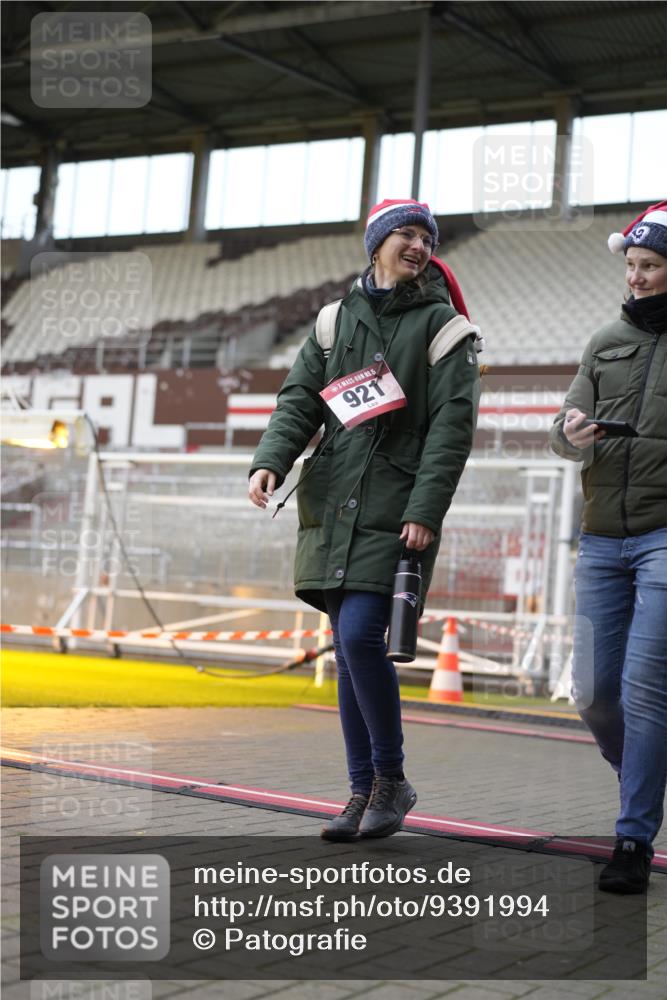 07.12.2025 - St. Pauli X-Mass-Run No. 15 Patografie http://msf.ph/oto/9391994 07.12.2025 10:46:42 Ziel 58, 81, 1242, 2488, 2536, 2965, 2989, 2993, 4593 meine-sportfotos.de