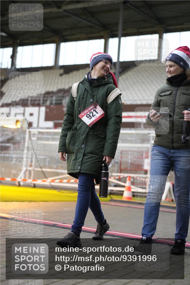 07.12.2025 - St. Pauli X-Mass-Run No. 15 Patografie http://msf.ph/oto/9391996 07.12.2025 10:46:42 Ziel 58, 81, 1242, 2488, 2536, 2965, 2989, 2993, 4593 meine-sportfotos.de