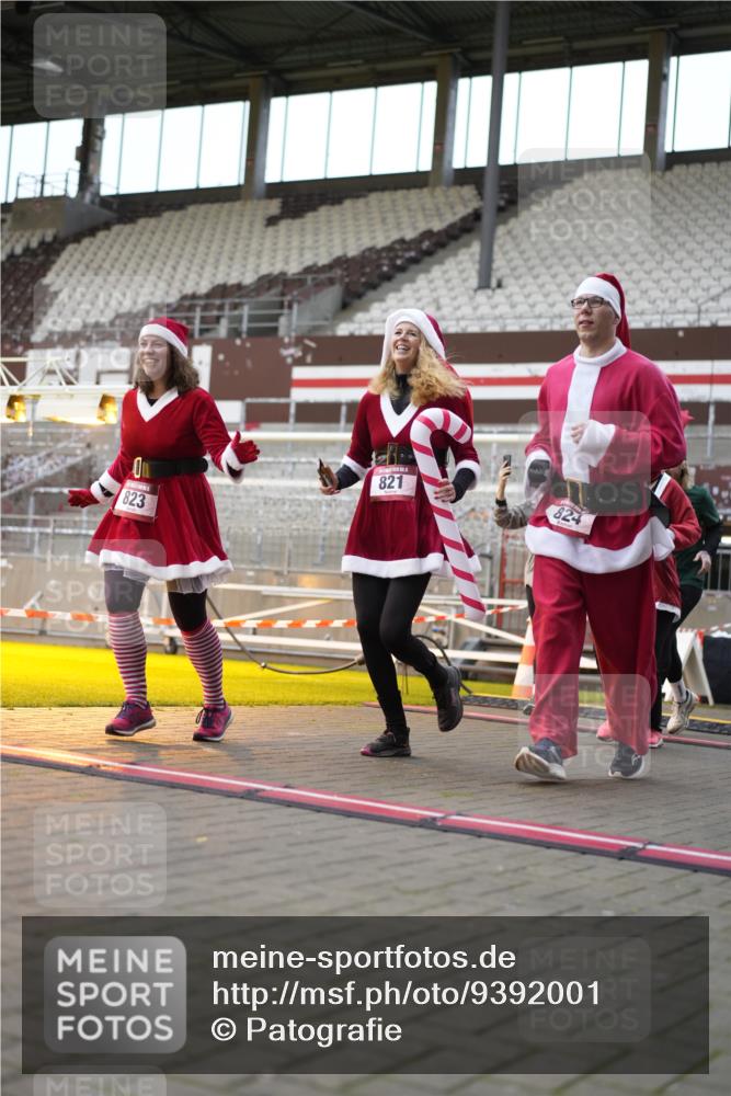 07.12.2025 - St. Pauli X-Mass-Run No. 15 Patografie http://msf.ph/oto/9392001 07.12.2025 10:46:48 Ziel 58, 81, 821, 823, 824, 1359, 1362, 1747, 1872, 1875, 2488, 2989, 2993, 4593 meine-sportfotos.de