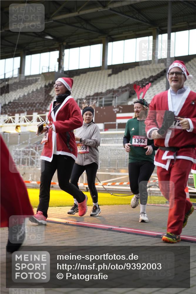 07.12.2025 - St. Pauli X-Mass-Run No. 15 Patografie http://msf.ph/oto/9392003 07.12.2025 10:46:50 Ziel 81, 821, 823, 824, 1359, 1362, 1747, 1750, 1872, 1875, 2989, 2993, 3123, 4593 meine-sportfotos.de