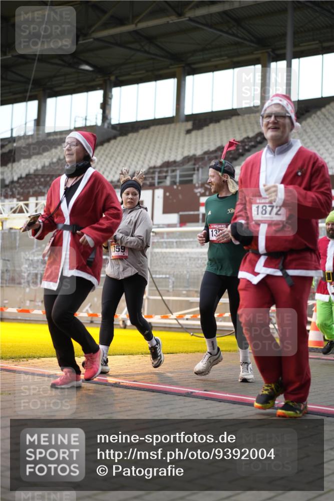 07.12.2025 - St. Pauli X-Mass-Run No. 15 Patografie http://msf.ph/oto/9392004 07.12.2025 10:46:50 Ziel 81, 821, 823, 824, 1359, 1362, 1747, 1750, 1872, 1875, 2989, 2993, 3123, 4593 meine-sportfotos.de
