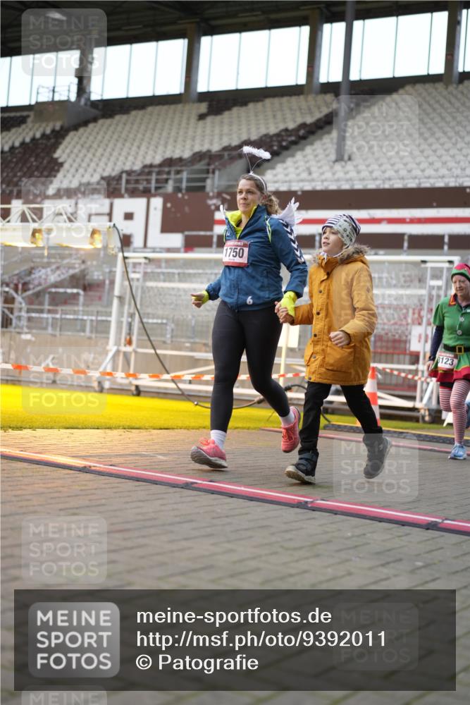 07.12.2025 - St. Pauli X-Mass-Run No. 15 Patografie http://msf.ph/oto/9392011 07.12.2025 10:46:54 Ziel 231, 821, 823, 824, 1359, 1362, 1747, 1750, 1872, 1875, 2957, 3123, 4593 meine-sportfotos.de