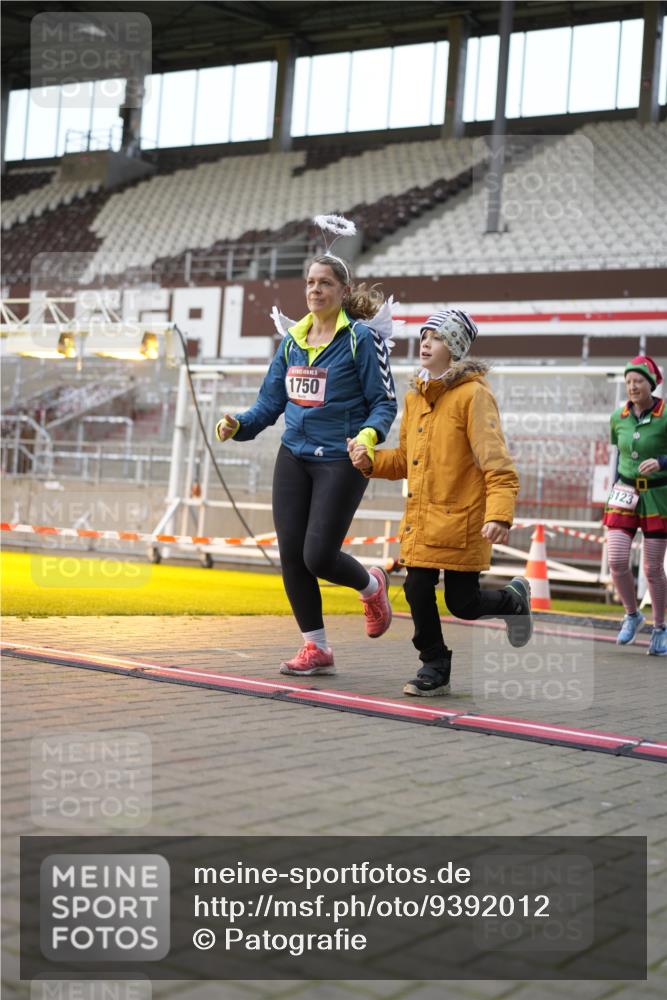 07.12.2025 - St. Pauli X-Mass-Run No. 15 Patografie http://msf.ph/oto/9392012 07.12.2025 10:46:54 Ziel 231, 821, 823, 824, 1359, 1362, 1747, 1750, 1872, 1875, 2957, 3123, 4593 meine-sportfotos.de