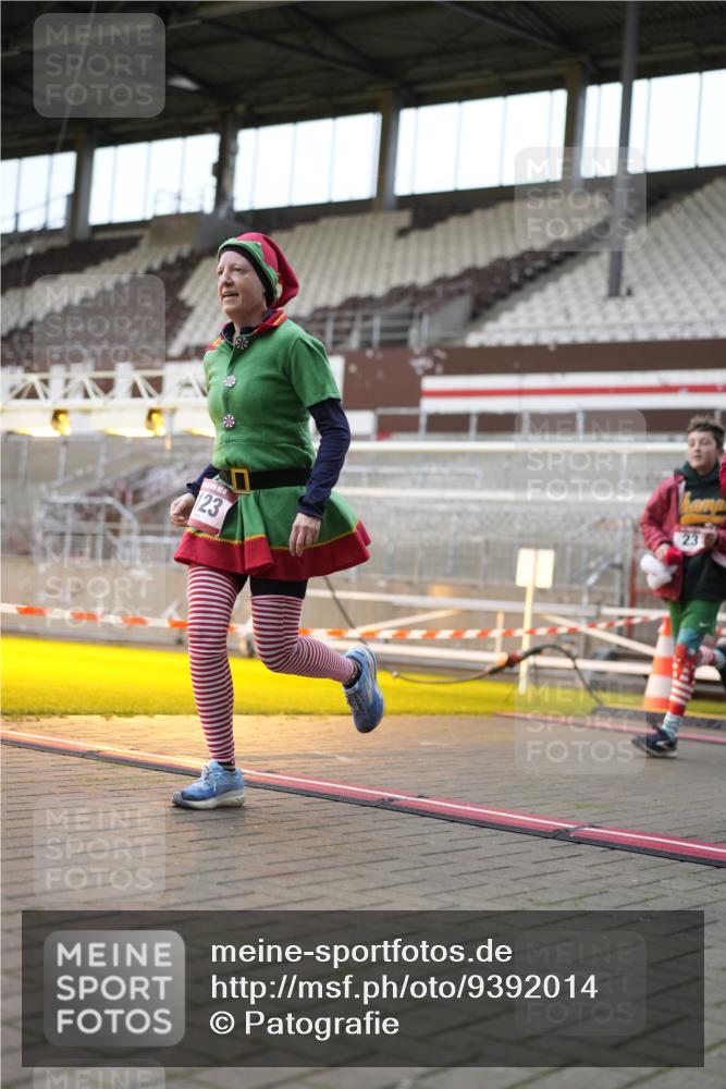 07.12.2025 - St. Pauli X-Mass-Run No. 15 Patografie http://msf.ph/oto/9392014 07.12.2025 10:46:56 Ziel 231, 821, 823, 824, 1359, 1362, 1747, 1750, 1872, 1875, 2115, 2957, 3123, 4593 meine-sportfotos.de