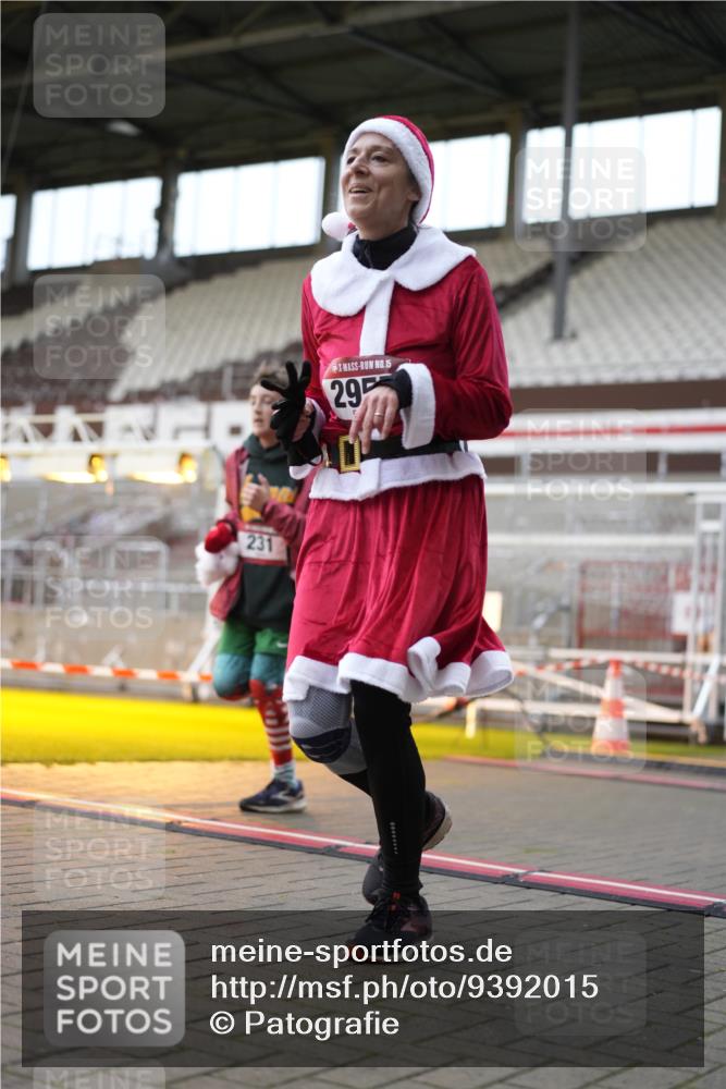 07.12.2025 - St. Pauli X-Mass-Run No. 15 Patografie http://msf.ph/oto/9392015 07.12.2025 10:46:57 Ziel 231, 821, 823, 824, 1359, 1362, 1747, 1750, 1872, 1875, 2115, 2957, 3029, 3123, 4593 meine-sportfotos.de