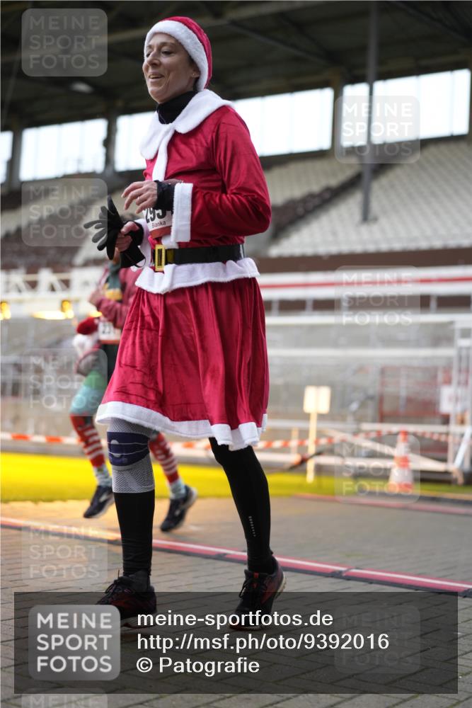 07.12.2025 - St. Pauli X-Mass-Run No. 15 Patografie http://msf.ph/oto/9392016 07.12.2025 10:46:57 Ziel 231, 821, 823, 824, 1359, 1362, 1747, 1750, 1872, 1875, 2115, 2957, 3029, 3123, 4593 meine-sportfotos.de