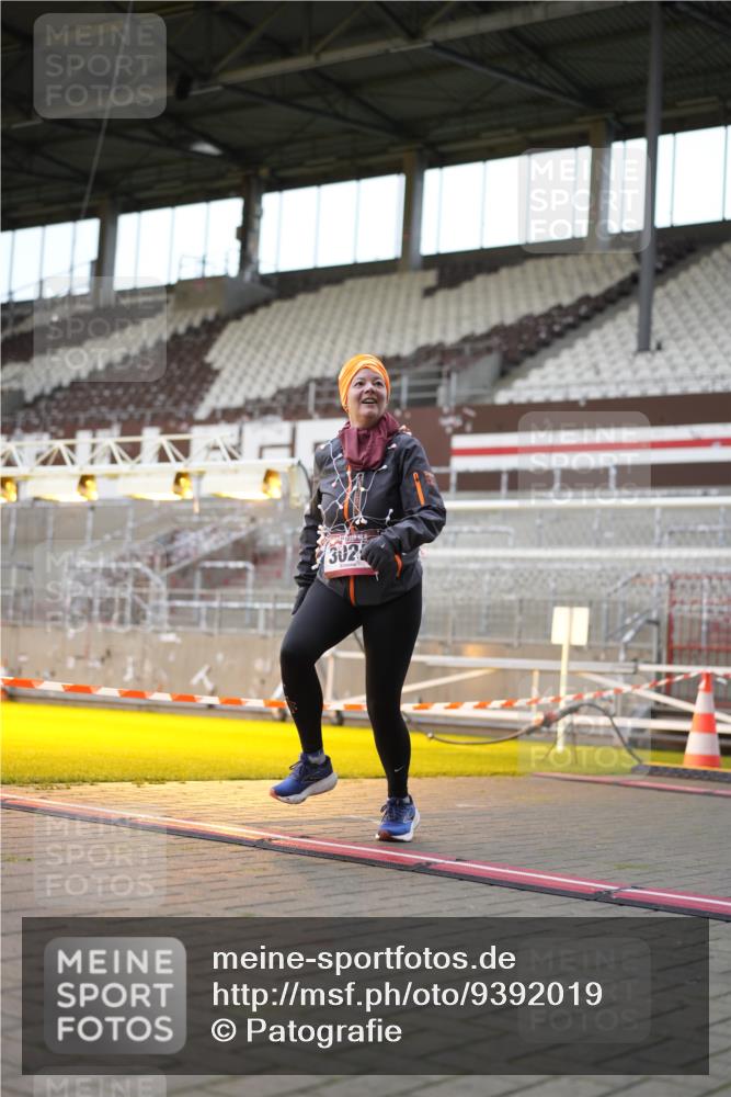 07.12.2025 - St. Pauli X-Mass-Run No. 15 Patografie http://msf.ph/oto/9392019 07.12.2025 10:47:02 Ziel 231, 821, 823, 824, 1171, 1359, 1362, 1747, 1750, 1819, 1872, 1875, 2115, 2957, 3029, 3123, 3344 meine-sportfotos.de