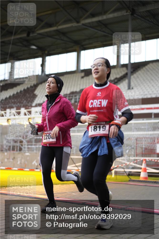 07.12.2025 - St. Pauli X-Mass-Run No. 15 Patografie http://msf.ph/oto/9392029 07.12.2025 10:47:08 Ziel 231, 1171, 1750, 1819, 2115, 2200, 2683, 2684, 2957, 3029, 3123, 3344 meine-sportfotos.de