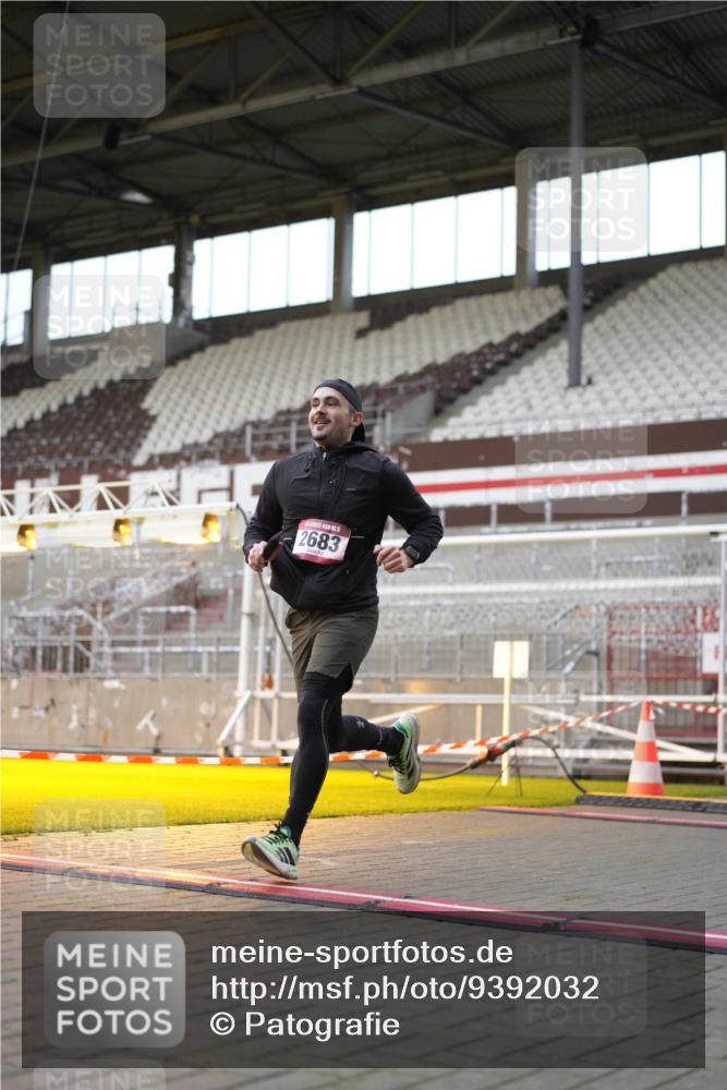 07.12.2025 - St. Pauli X-Mass-Run No. 15 Patografie http://msf.ph/oto/9392032 07.12.2025 10:47:10 Ziel 231, 1171, 1819, 2115, 2200, 2683, 2684, 2957, 3029, 3123, 3344 meine-sportfotos.de