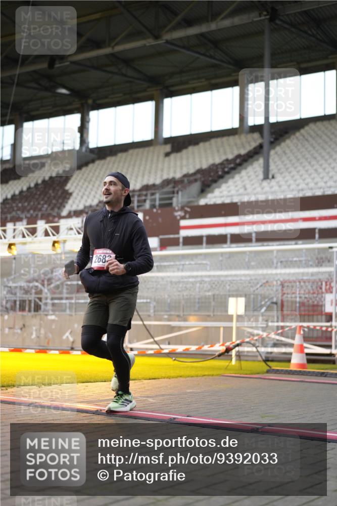 07.12.2025 - St. Pauli X-Mass-Run No. 15 Patografie http://msf.ph/oto/9392033 07.12.2025 10:47:10 Ziel 231, 1171, 1819, 2115, 2200, 2683, 2684, 2957, 3029, 3123, 3344 meine-sportfotos.de