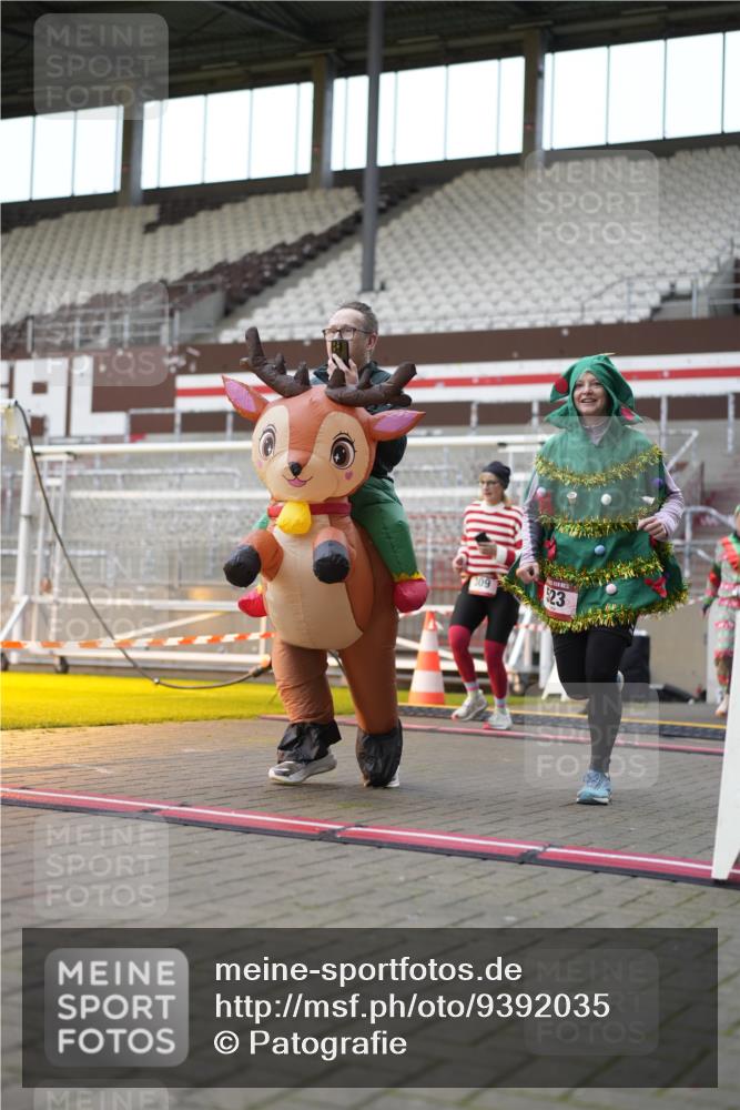 07.12.2025 - St. Pauli X-Mass-Run No. 15 Patografie http://msf.ph/oto/9392035 07.12.2025 10:47:18 Ziel 60, 309, 522, 523, 1171, 1182, 1819, 1847, 1848, 1863, 2200, 2683, 2684, 3101, 3102, 3344, 3360, 4853, 4868, 4869 meine-sportfotos.de