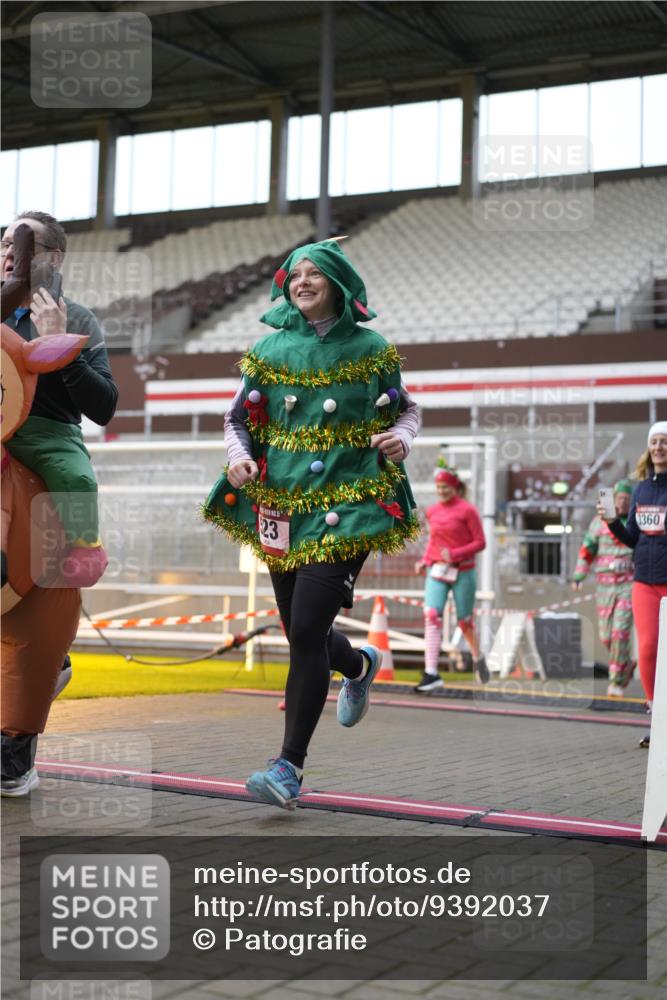 07.12.2025 - St. Pauli X-Mass-Run No. 15 Patografie http://msf.ph/oto/9392037 07.12.2025 10:47:18 Ziel 60, 309, 522, 523, 1171, 1182, 1819, 1847, 1848, 1863, 2200, 2683, 2684, 3101, 3102, 3344, 3360, 4853, 4868, 4869 meine-sportfotos.de