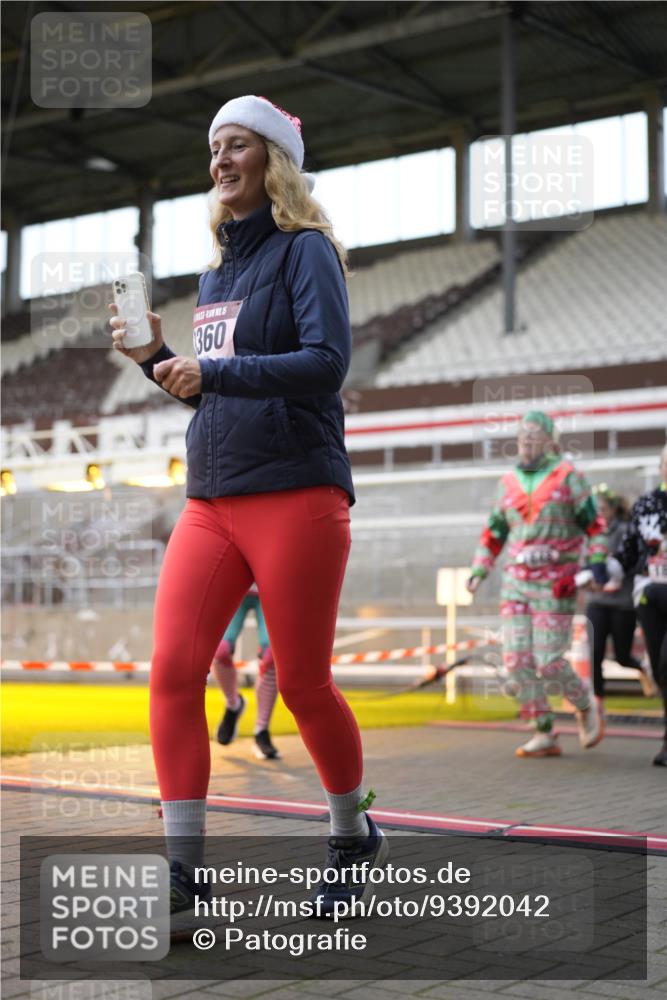 07.12.2025 - St. Pauli X-Mass-Run No. 15 Patografie http://msf.ph/oto/9392042 07.12.2025 10:47:20 Ziel 60, 309, 522, 523, 1171, 1182, 1819, 1847, 1848, 1863, 2200, 2683, 2684, 3101, 3102, 3104, 3105, 3344, 3360, 4853, 4868, 4869 meine-sportfotos.de