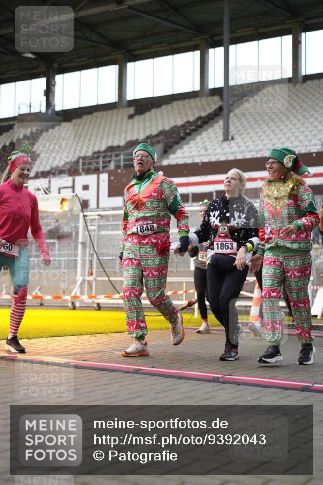 07.12.2025 - St. Pauli X-Mass-Run No. 15 Patografie http://msf.ph/oto/9392043 07.12.2025 10:47:21 Ziel 60, 78, 309, 522, 523, 1171, 1182, 1819, 1847, 1848, 1863, 2200, 2683, 2684, 3101, 3102, 3104, 3105, 3360, 4853, 4868, 4869 meine-sportfotos.de