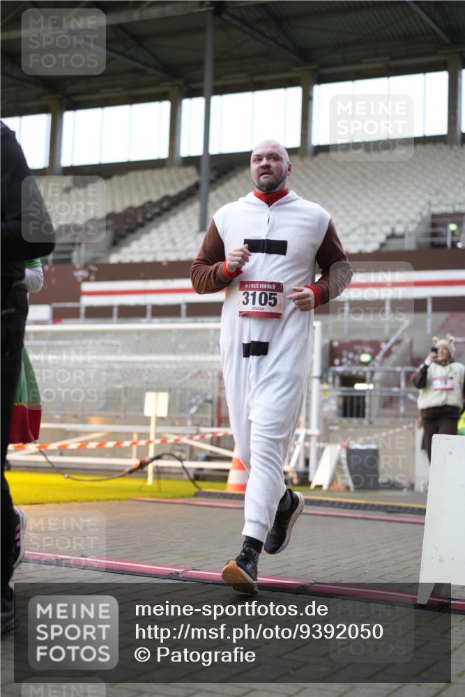 07.12.2025 - St. Pauli X-Mass-Run No. 15 Patografie http://msf.ph/oto/9392050 07.12.2025 10:47:25 Ziel 60, 78, 309, 522, 523, 1182, 1847, 1848, 1863, 2683, 3101, 3102, 3104, 3105, 3360, 4853, 4868, 4869 meine-sportfotos.de