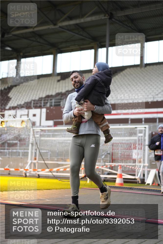 07.12.2025 - St. Pauli X-Mass-Run No. 15 Patografie http://msf.ph/oto/9392053 07.12.2025 10:47:33 Ziel 60, 78, 309, 522, 523, 1182, 1847, 1848, 1863, 2490, 2566, 2690, 3101, 3102, 3104, 3105, 3360, 4615, 4618, 4853, 4868, 4869 meine-sportfotos.de